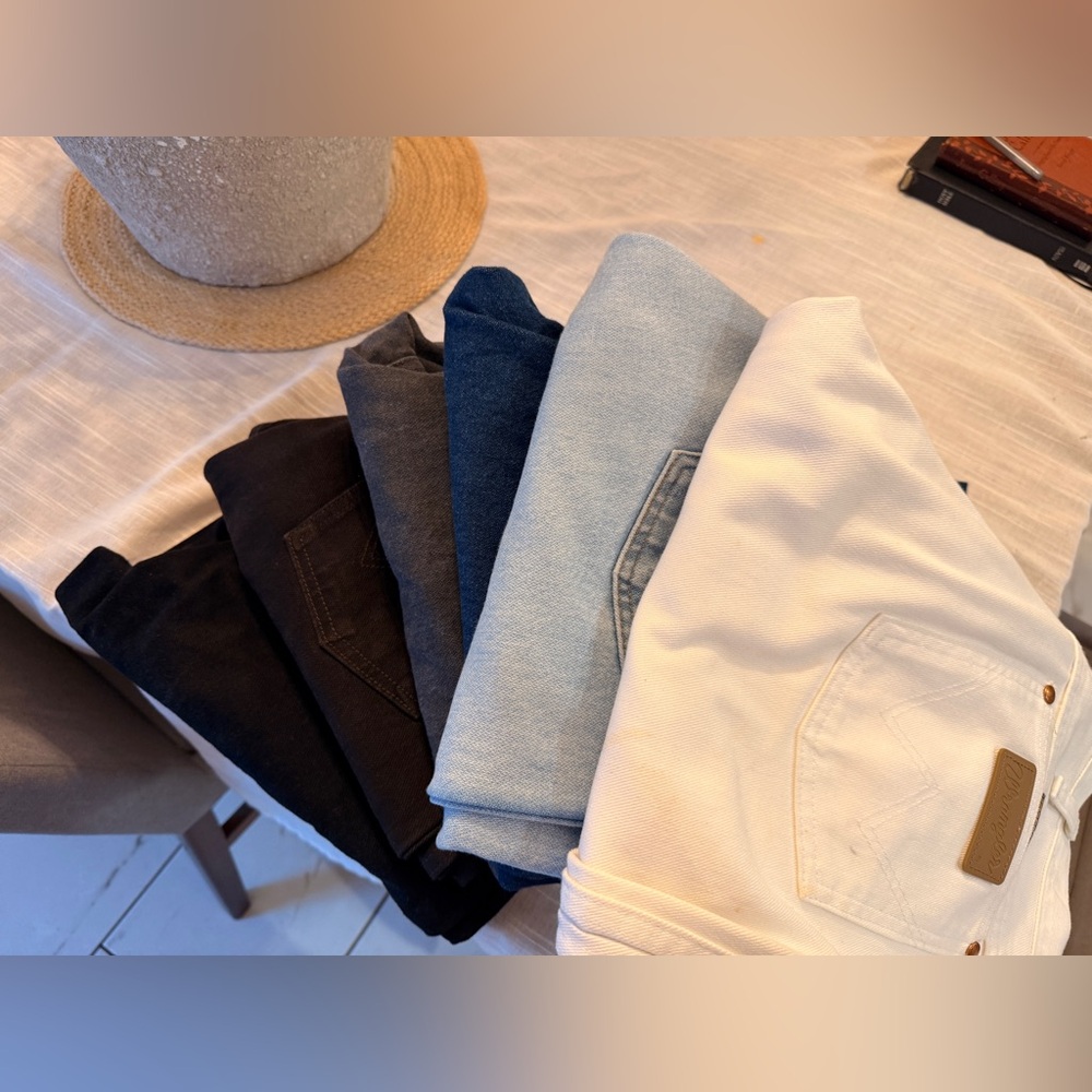 *Set of Wrangler 32x30 (Multiple Colors)*